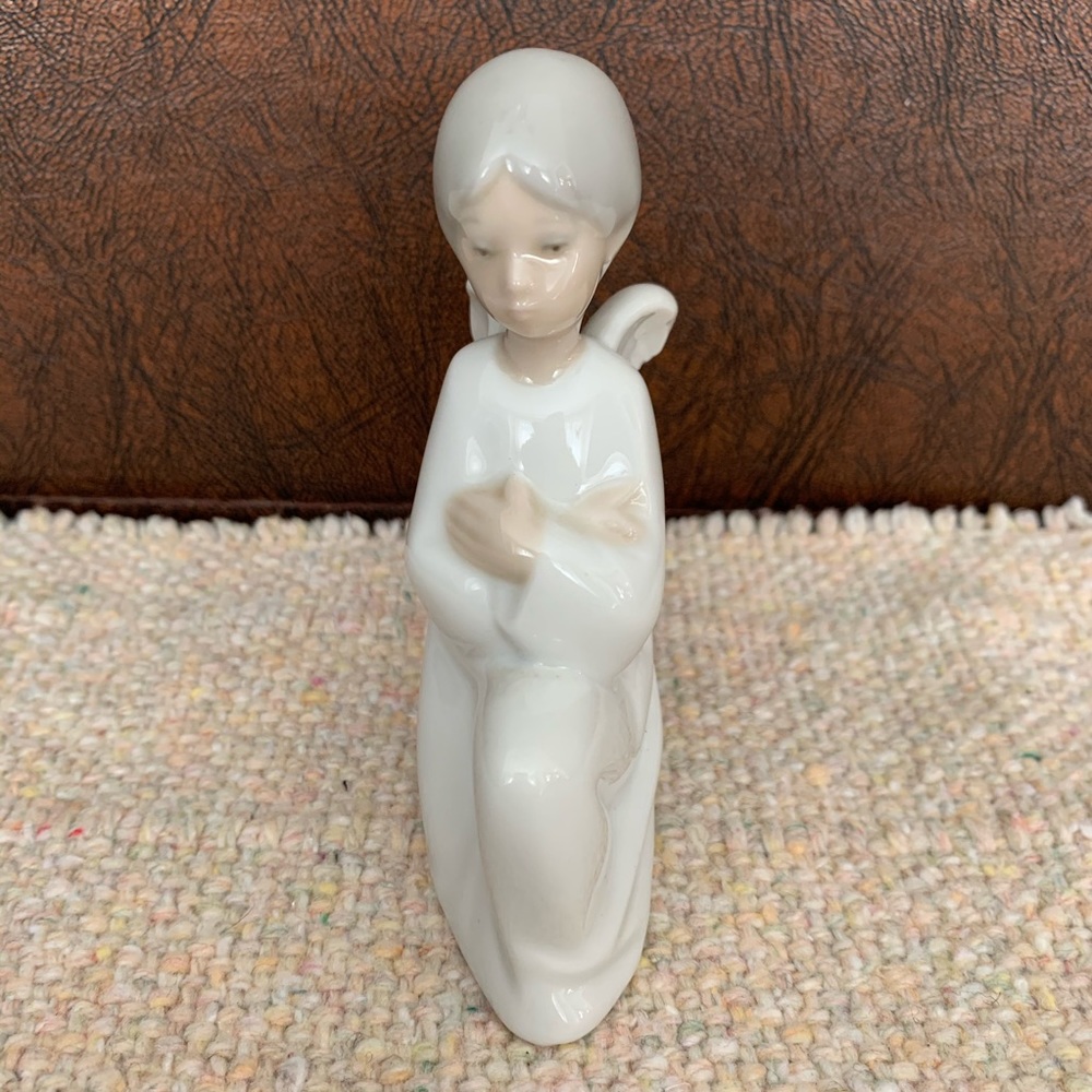 Llardo figurine